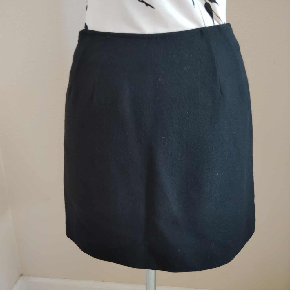 French Connection Black 100% Wool Mini Skirt 4 Front Off-Center Slit Made in USA - Picture 6 of 7